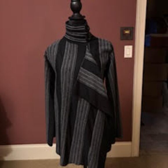 Asymetrical Alpaca Jacket - Picture 4 of 7